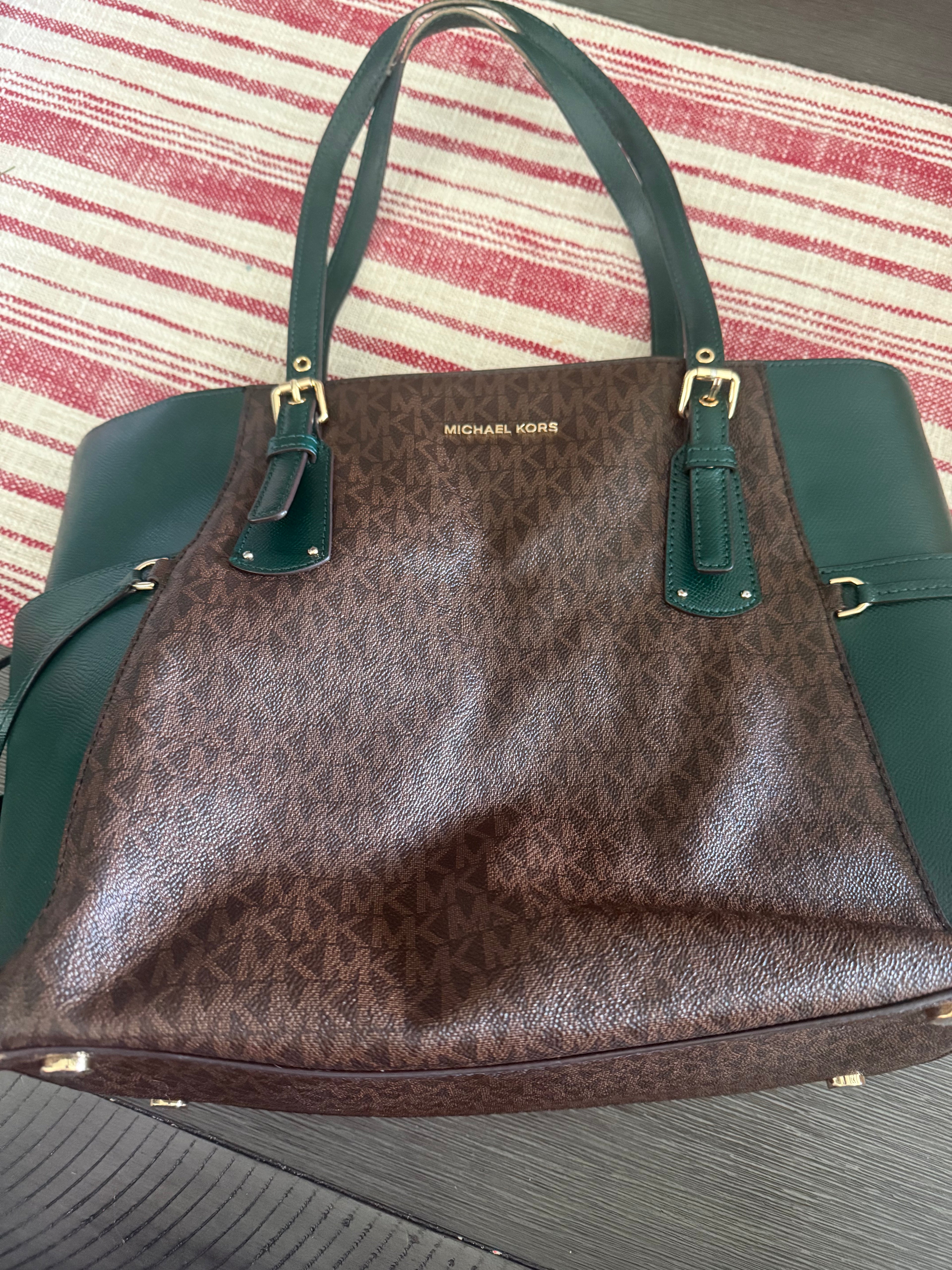 Michael Kors Voyager East West Signature Large Bag